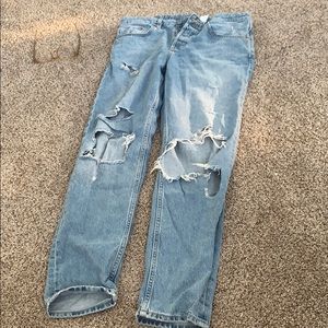 Extreme distressed boyfriend jeans